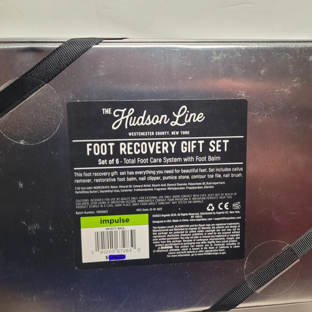 The Hudson Line Foot Recovery Gift Set - Black and White